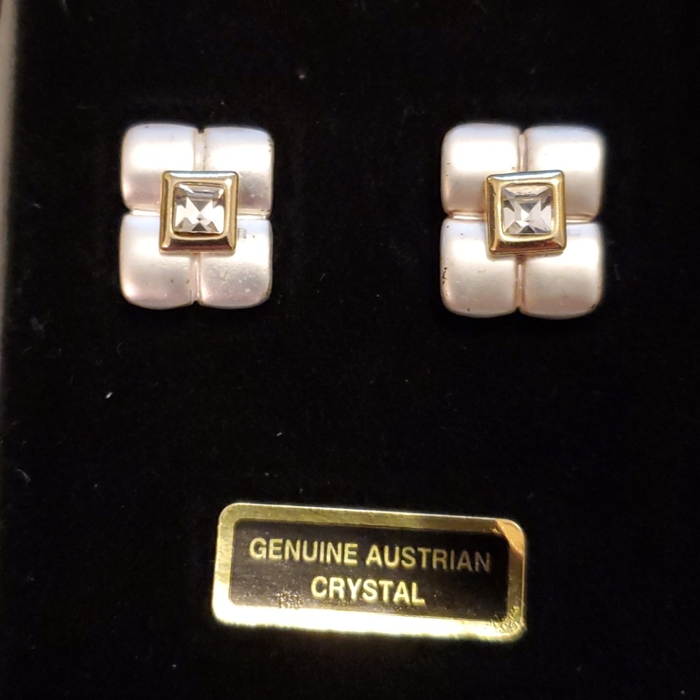 Jessica Lauren Treasures Pierced Earrings New
